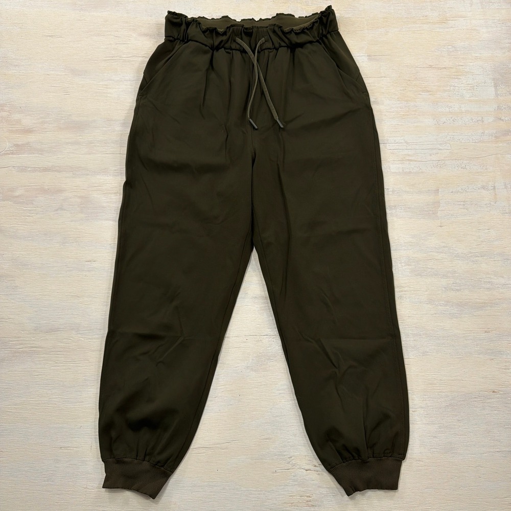 Lululemon Jogger Stretch High-Rise Paperbag Waist 6 Dark Olive Green Women